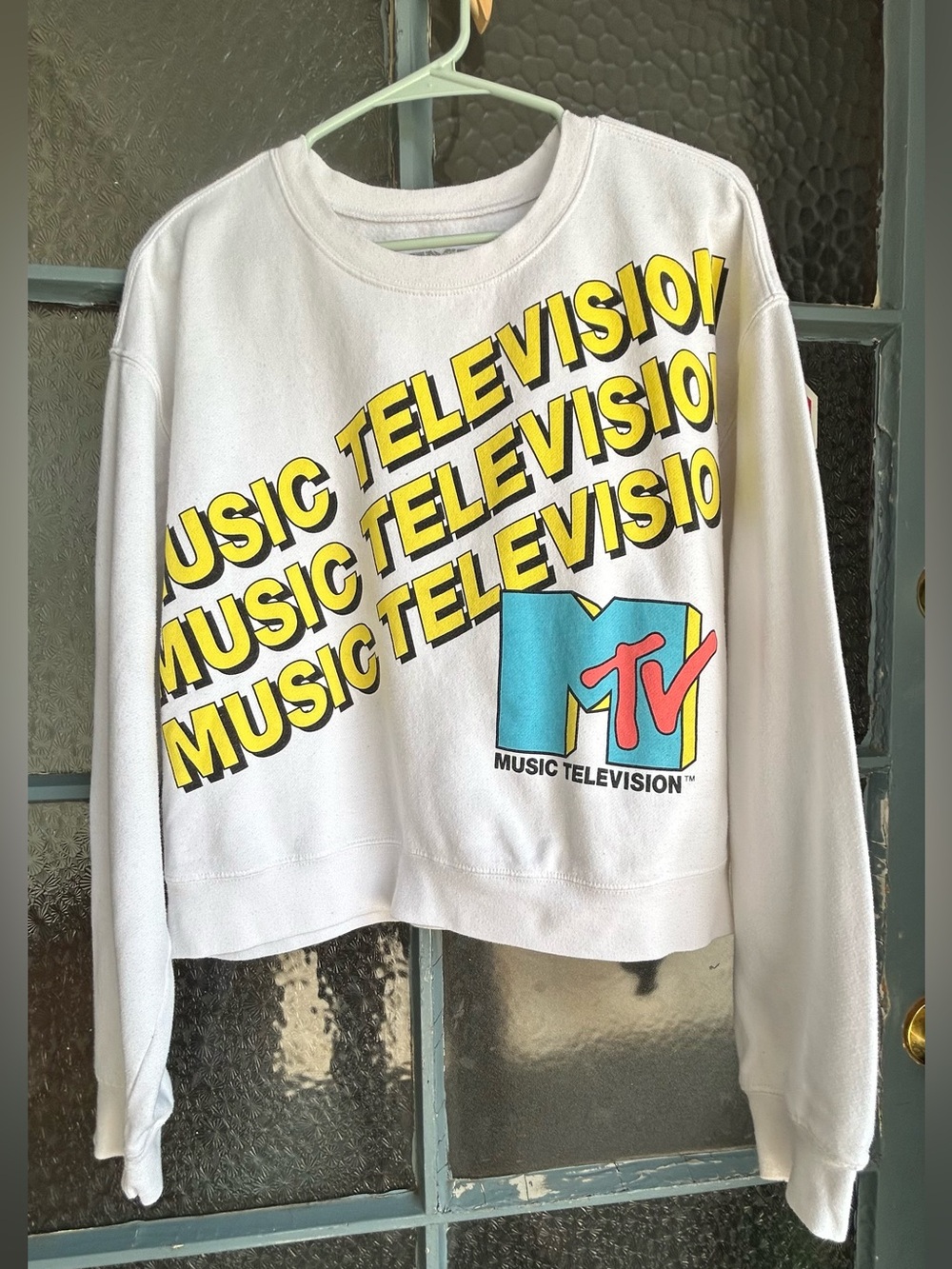 MTV Music Television Retro Logo Graphic Cropped Sweatshirt White Women’s XXL